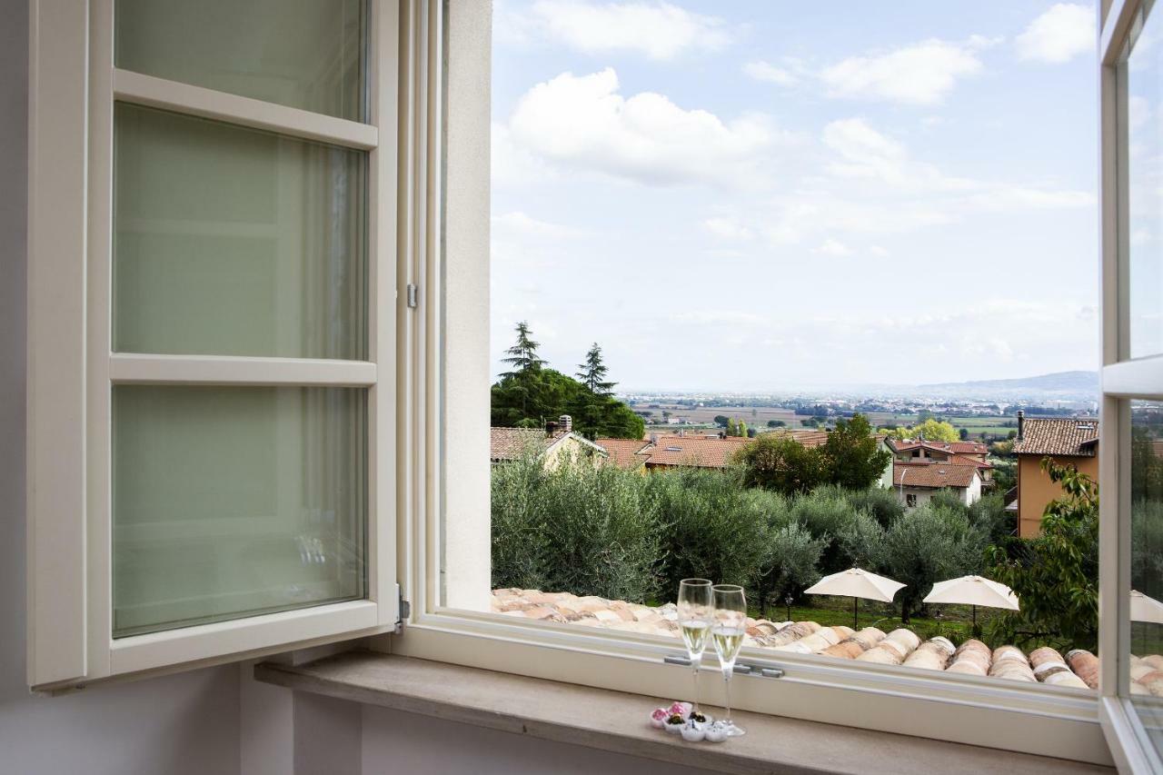 Corteviva Boutique B&B เปรูจา ภายนอก รูปภาพ